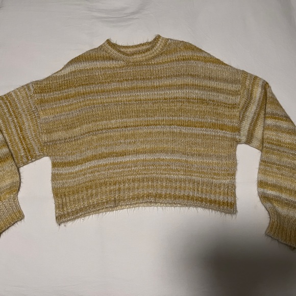 Urban outfitters cropped sweater - Picture 3 of 3